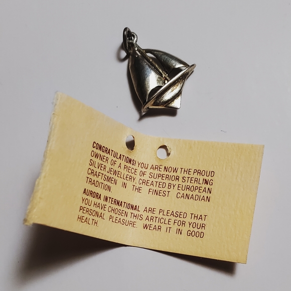 Small Vintage Sterling Silver Sailboat Pendant Charm - Picture 6 of 6